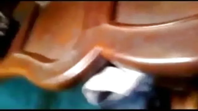 नेकेड नैला एक सेक्सी इंग्लिश मूवी प्रदर्शक कमिंग हार्ड है