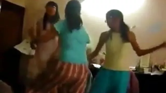 लोला इंग्लिश सेक्सी मूवी कवर विथ कम बीवीआर