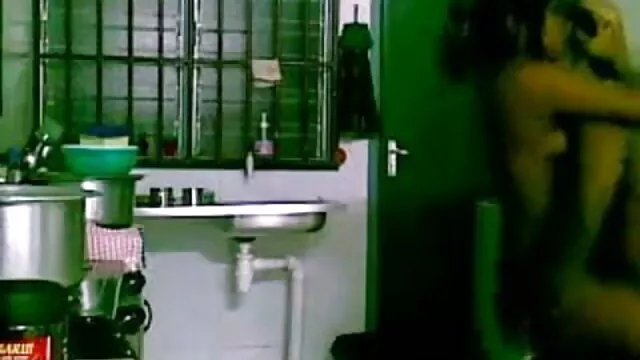 सॉना सेक्स मूवी इंग्लिश फिल्म में गलफुला ममी