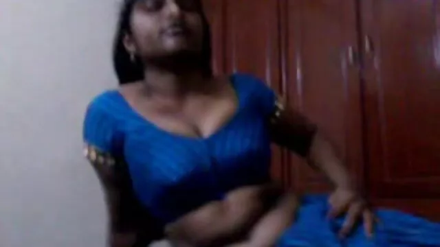 डेज़ी फॉक्स - 2 अप इंग्लिश की सेक्सी मूवी में उसका