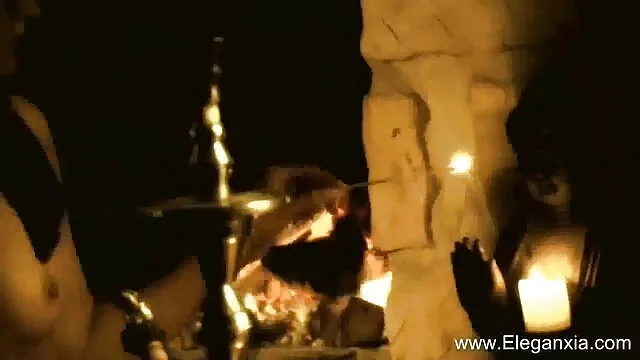 बूढ़ा सेक्सी इंग्लिश वीडियो मूवी आदमी और औरत (वह अपने गधे से उसकी सह चाट)