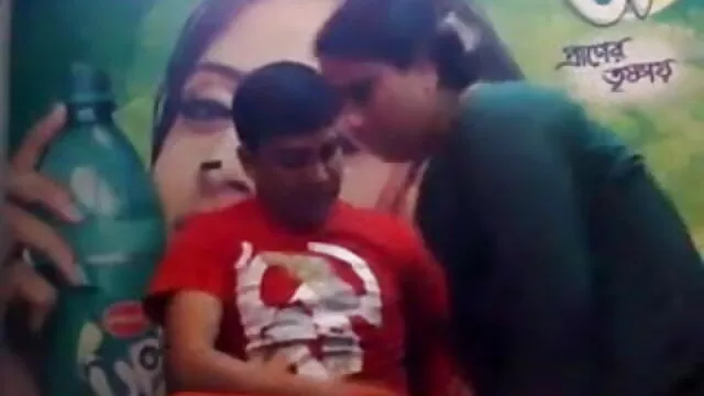 श्यामला कैम पर बट सेक्सी वीडियो इंग्लिश मूवी प्लग और dildo के साथ संभोग तक पहुँचता है