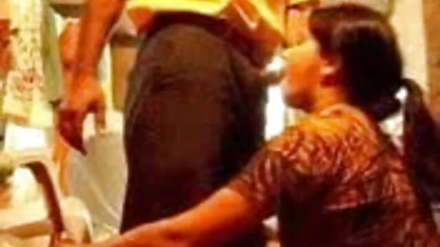 लुसी हार्ट फुट और उच्च गड़बड़ में इंग्लिश सेक्सी मूवी फिल्म गड़बड़ बिल्ली
