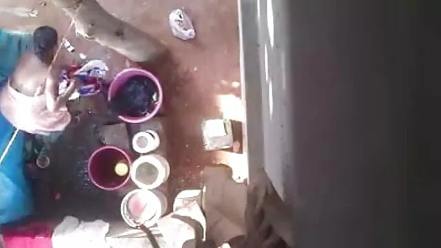 अर्काडिया लेक, सेक्सी मूवी इंग्लिश में मेरेल माइकल्स ब्लोंड इन ब्लैक सिल्क (1979)