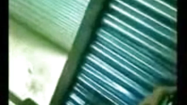 छोटे बाल श्यामला एक बड़ा मुर्गा इंग्लिश सेक्सी मूवी फिल्म बकवास और उसके cumshot लेता है