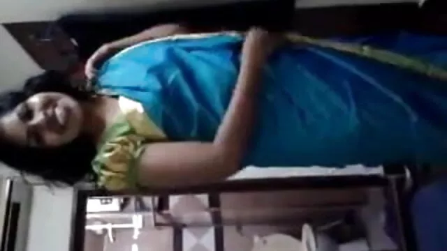 पुराने इंग्लिश मूवी सेक्सी वीडियो पति को उसकी ट्रॉफी पत्नी ने खिलाई