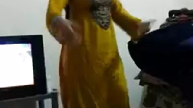 यंग बेब हाउसवाइफ और फिल् सेक्सी बीएफ इंग्लिश फिल्म म नेबर