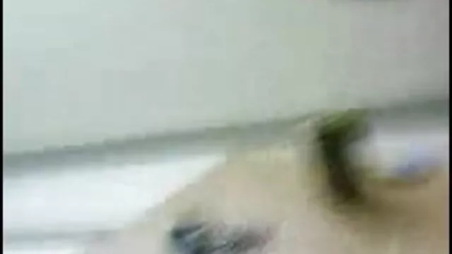 मिंडी के इंग्लिश मूवी वीडियो में सेक्सी बड़े नकली स्तन