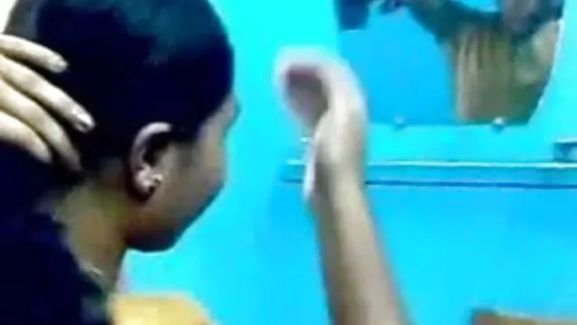 चंकी चीनी स्कूल गर्ल स्कूल सेक्सी इंग्लिश मूवी पिक्चर में पीछे से फिसल जाती है